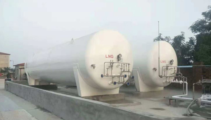 Cryogenic storage tanks