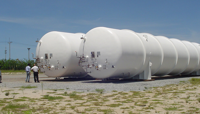 cryogenic liquid storage tanks
