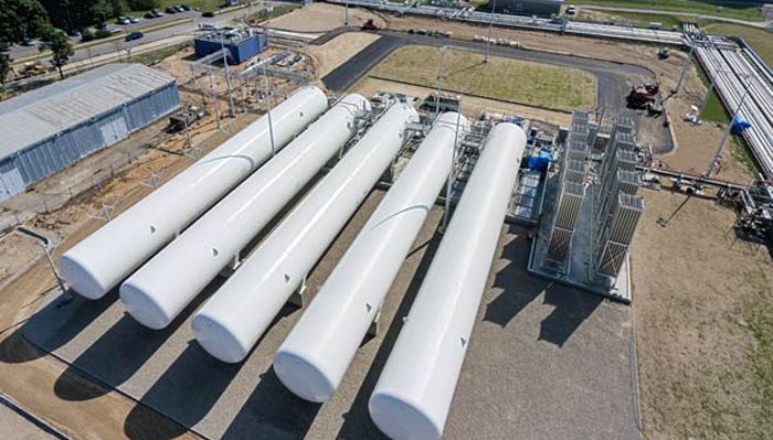 Liquid carbon dioxide storage tank