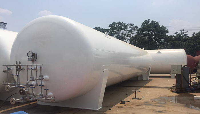 cryogenic liquid storage tanks