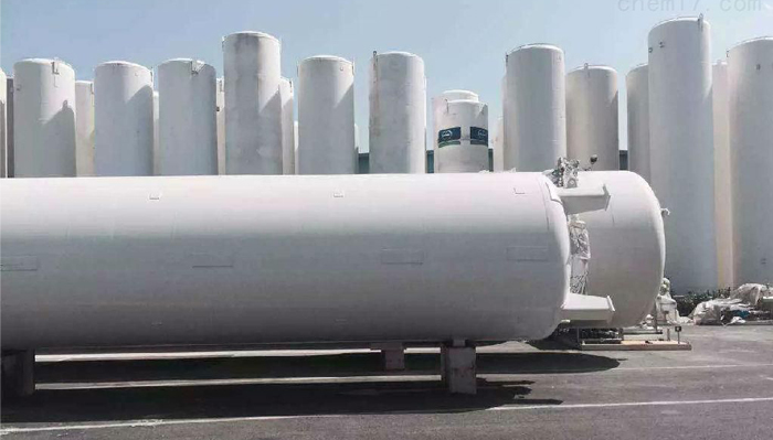 horizontal double-layer vacuum insulation tank