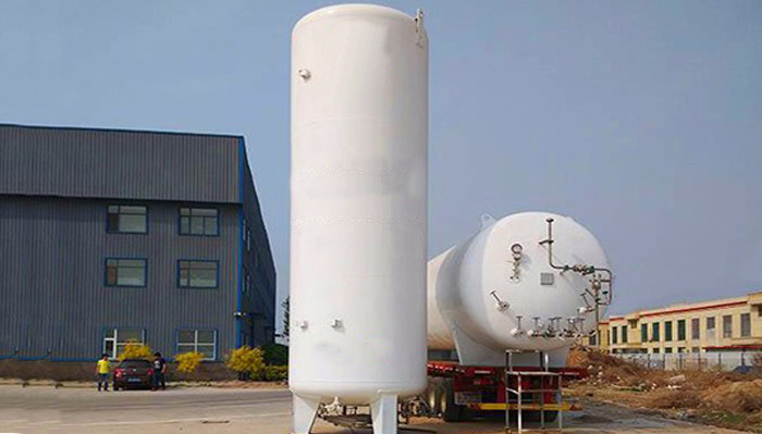 cryogenic storage tank liquid inlet