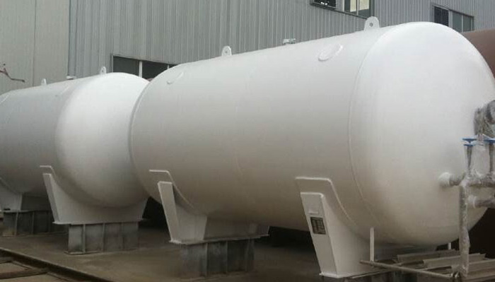 vertical liquid argon storage tanks