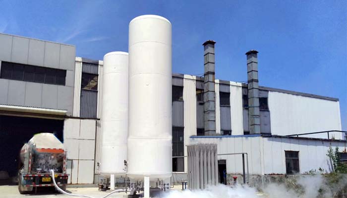 Liquid nitrogen storage tank frosting