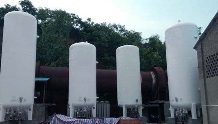 cryogenic storage tank