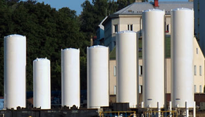 vertical cryogenic storage tank