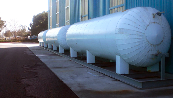 carbon dioxide storage tank