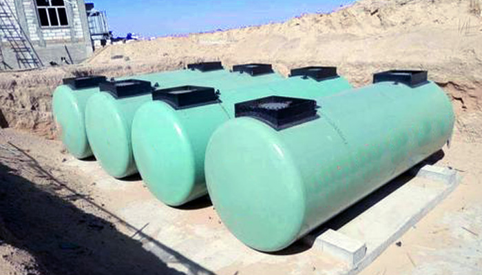 Safe use of double layer oil storage tanks