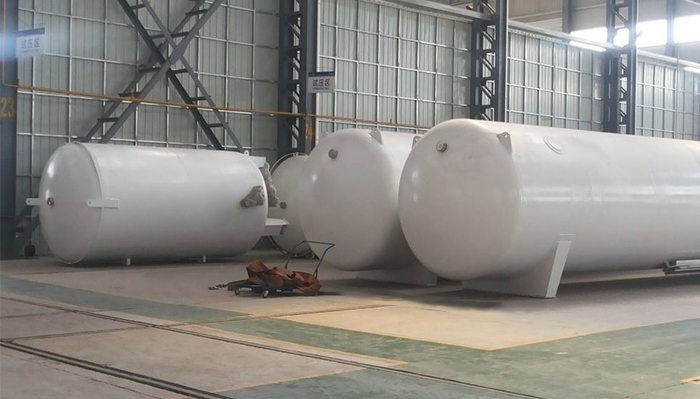 cryogenic storage tank