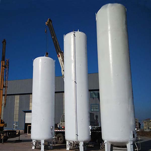 Liquefied carbon dioxide tank