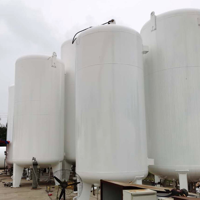 LOX tank for oxygen filling station