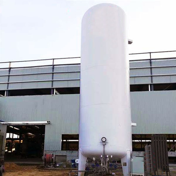Liquefied carbon dioxide tank