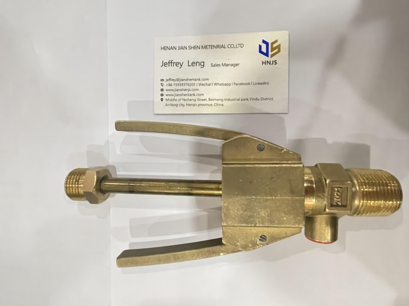 Gas cylinders D28 Self-closing valve filling nozzle