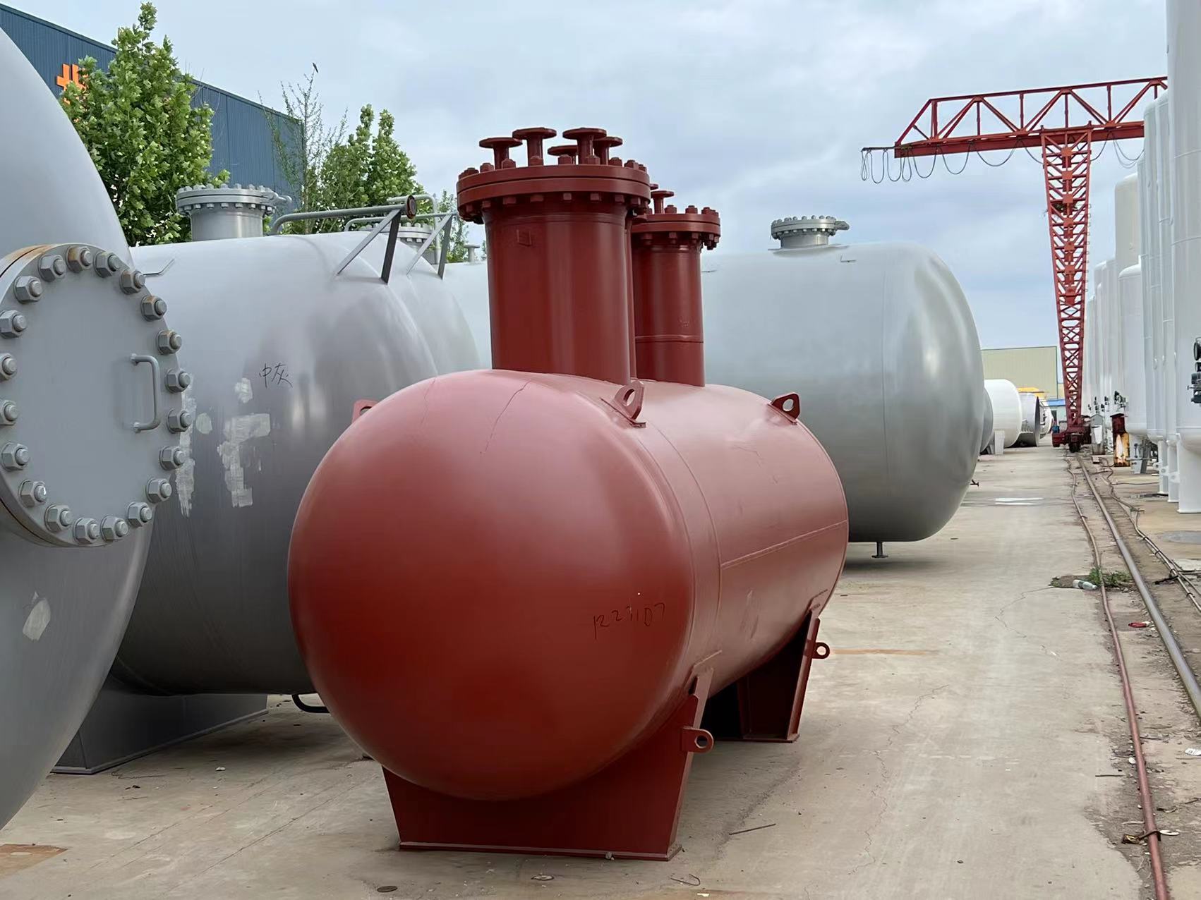 two types of LPG tank