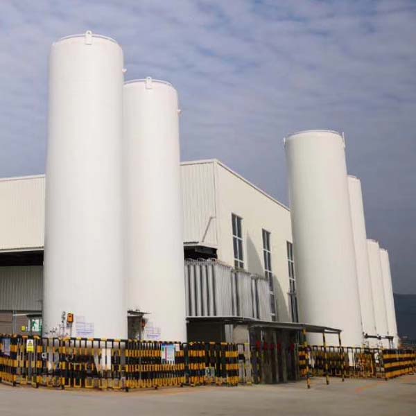 Carbon dioxide storage tank