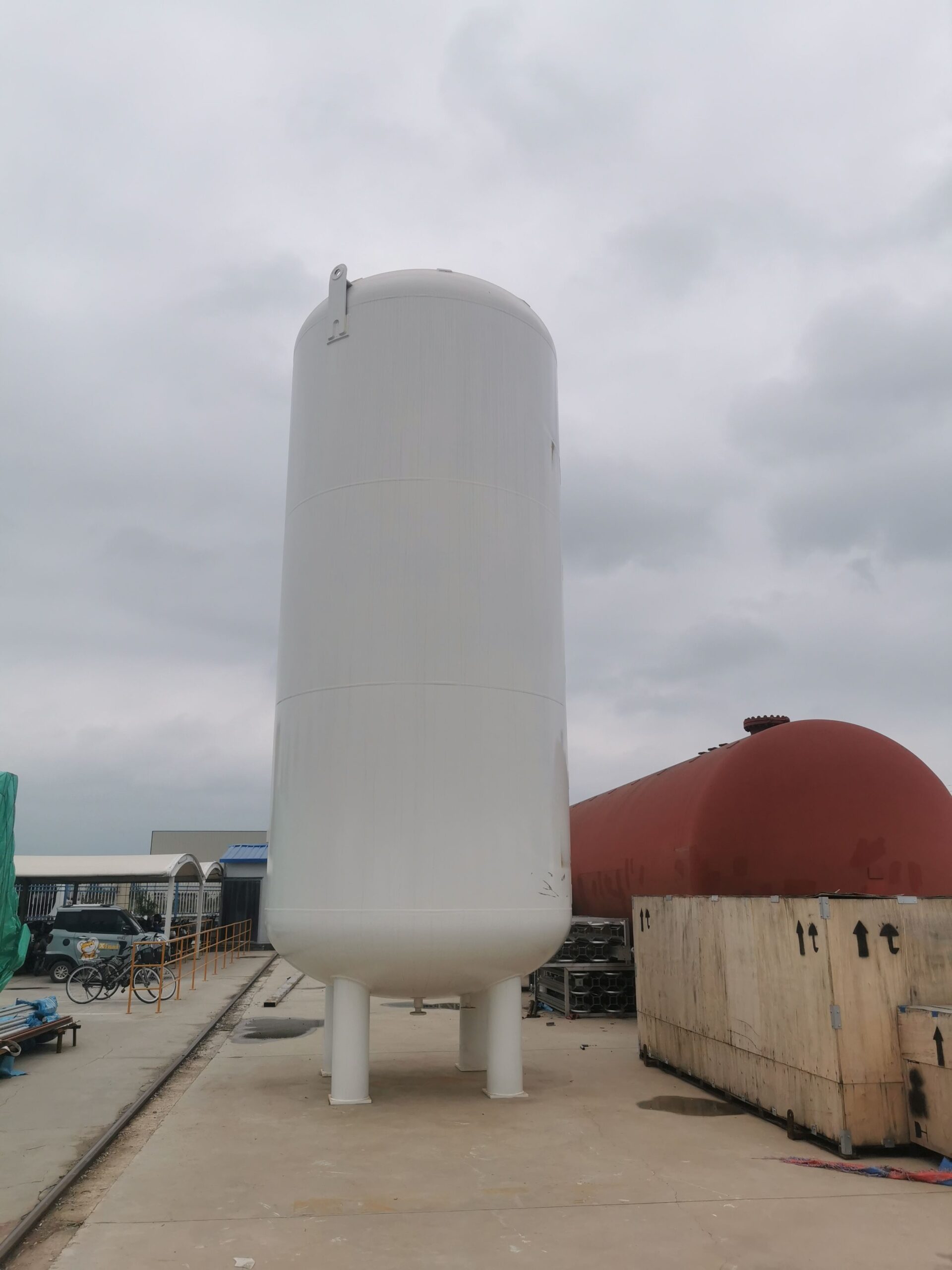 LN2 tank for medical system