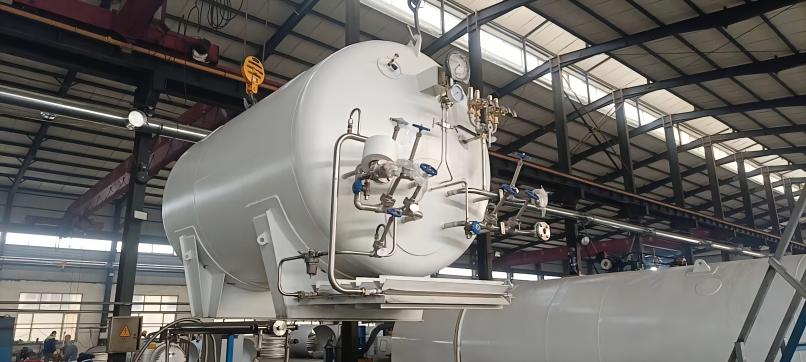 Multi-layer insulation LOx LAr LN2 Cryogenic gas tank