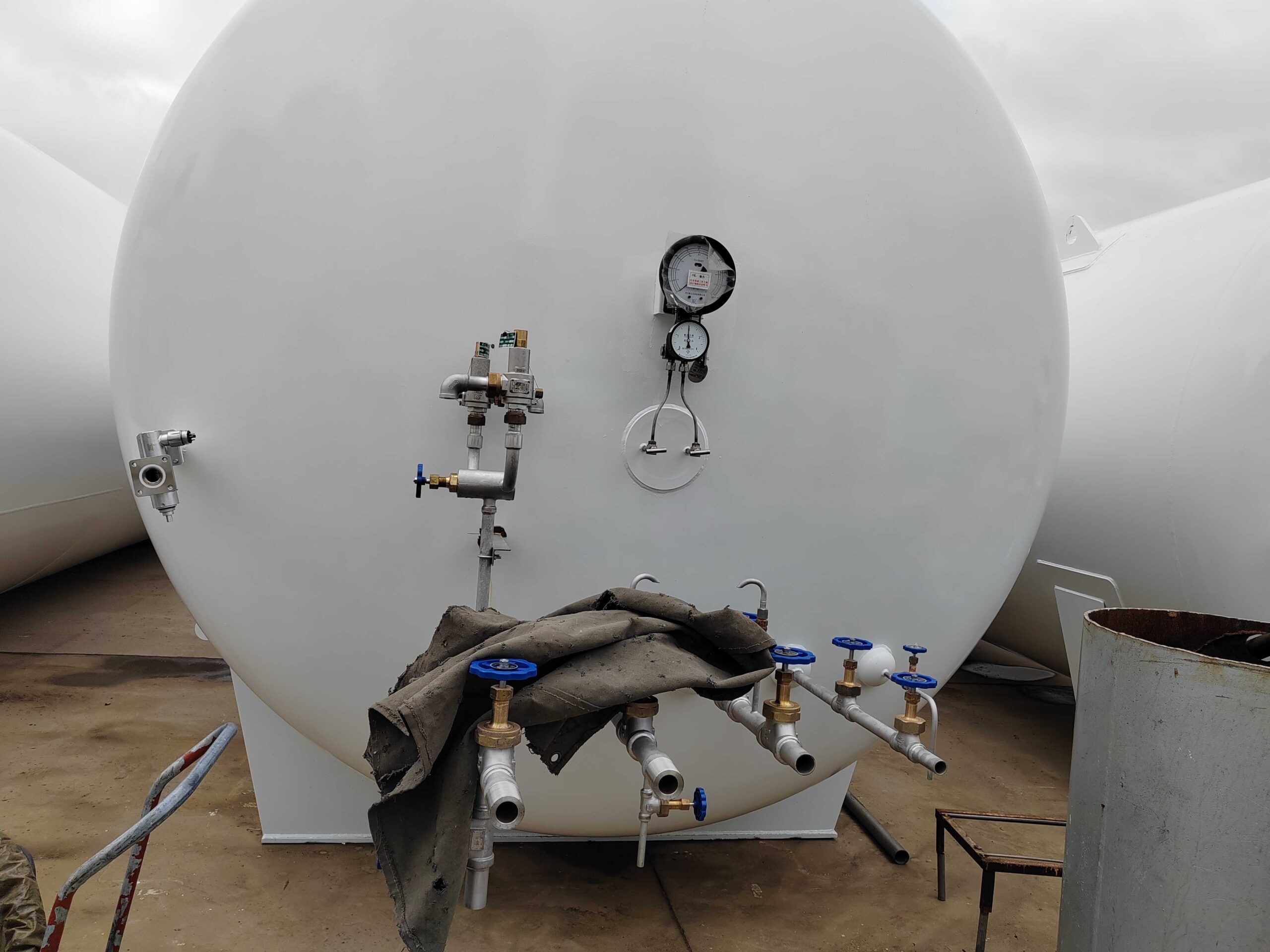 Cryogenic Lo2- ի, Lin- ի եւ LAR պահեստային տանկերի օգտագործումը