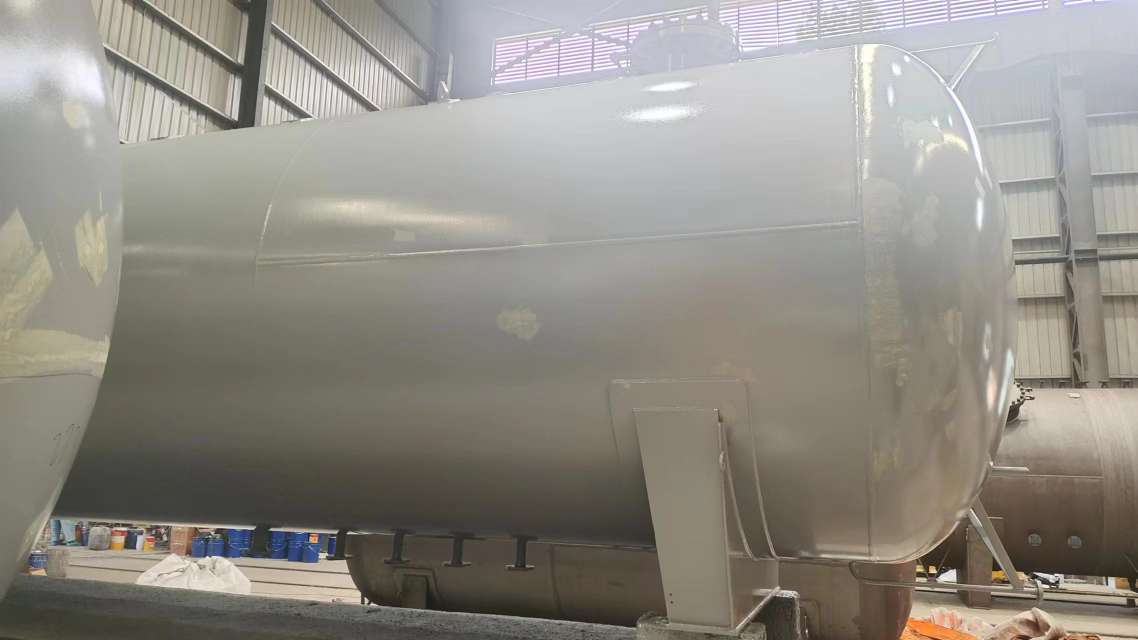 Ընդլայնված 5 մ ³ Ստորգետնյա գործարկված բաք `բնակելի օգտագործման համար