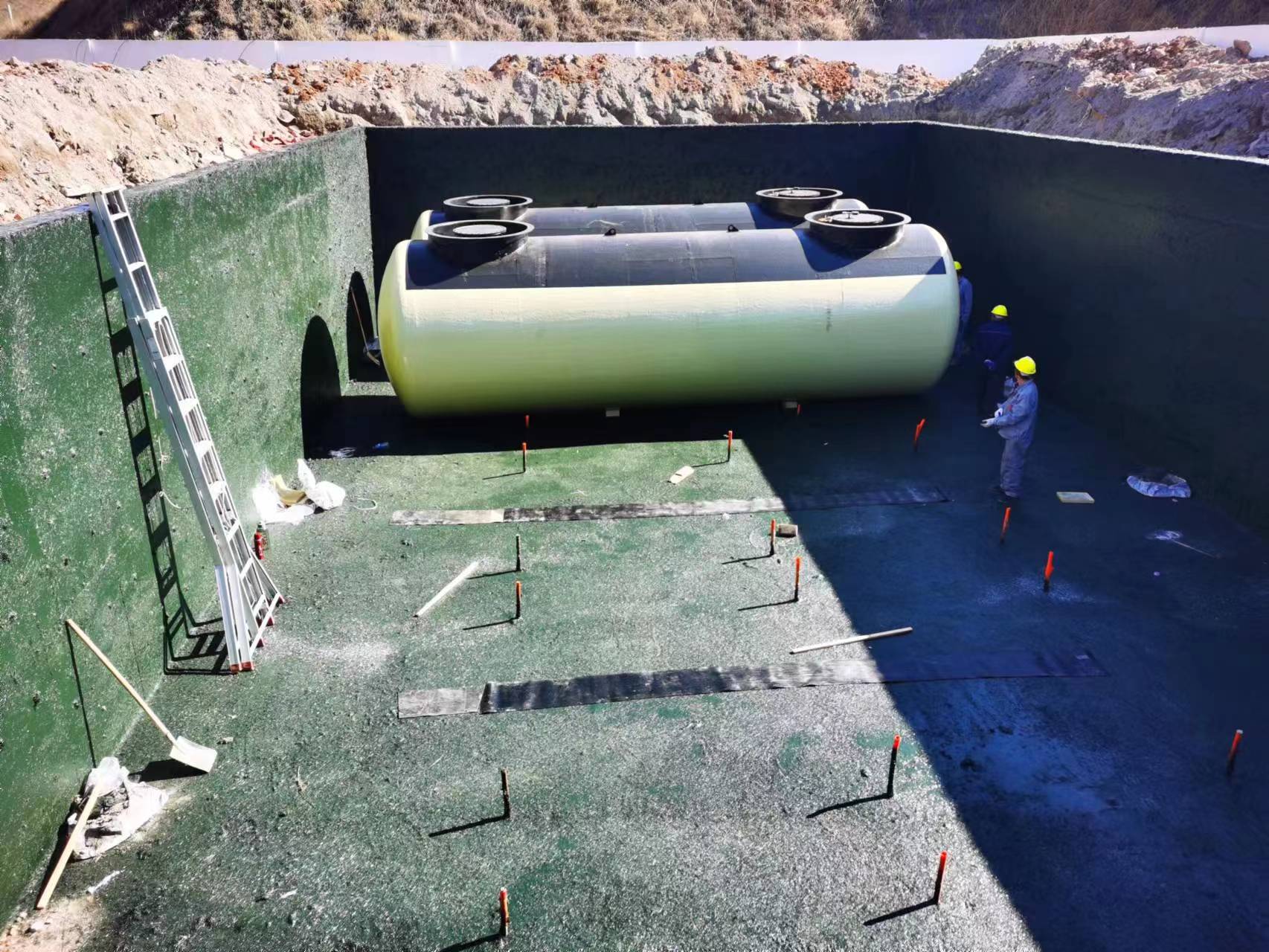 Ստորգետնյա կրկնակի շերտի վառելիքի բաք