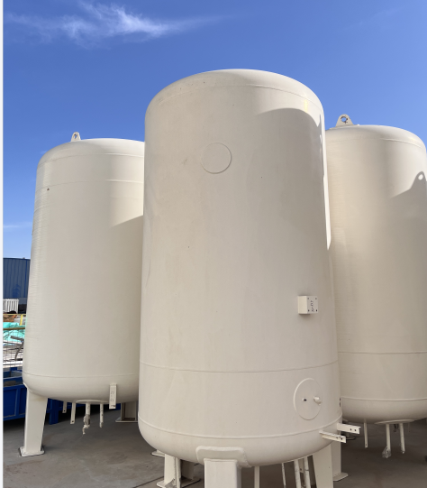 Industrial cryogenic liquid storage tanks