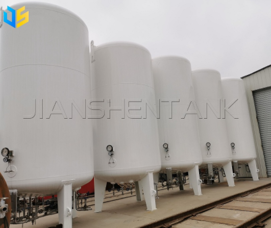 Carbon dioxide storage tank and liquid oxygen storage tank features