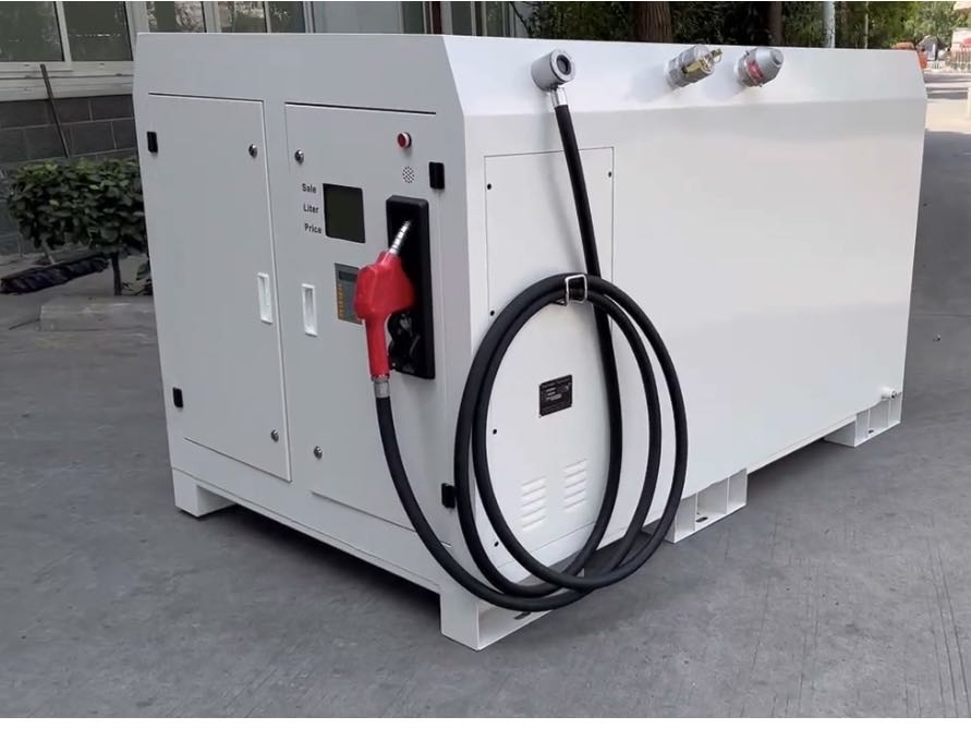 Diesel storage tank with filling pump flow meter