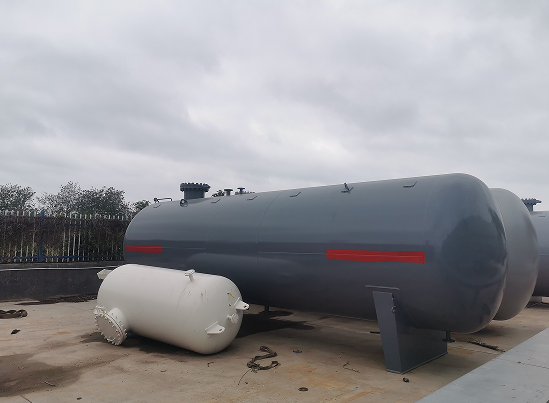 powder vacuum adiabatic liquefied gas storage tanks