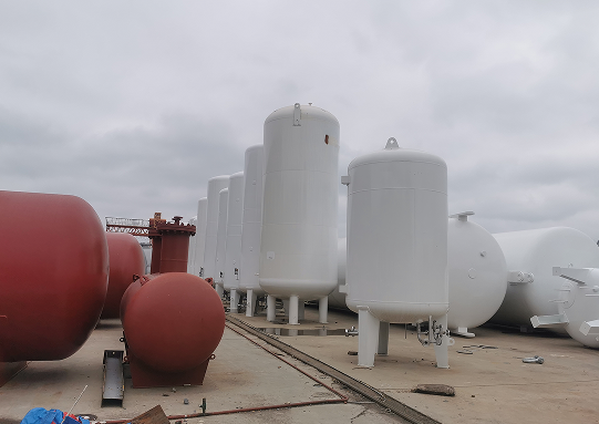 Check the relief valve, relief pipe and safety valve of the cryogenic storage tank