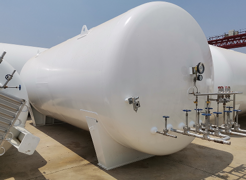 The inner container and outer container of the 100 m3 LNG storage tank are made of heat-insulating pearlescent sand insulation material.