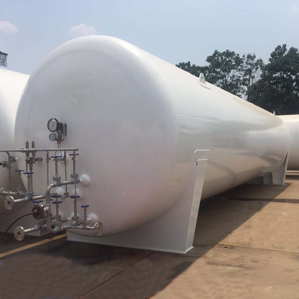 The cryogenic storage tank adopts vacuum insulation and the insulation material is pearlescent sand.