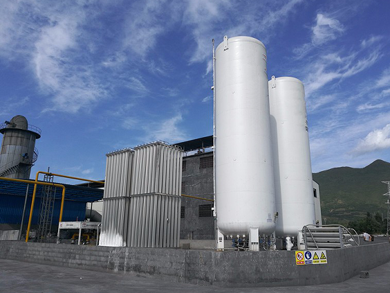 Cooling effect of interlayer of cryogenic storage tanks