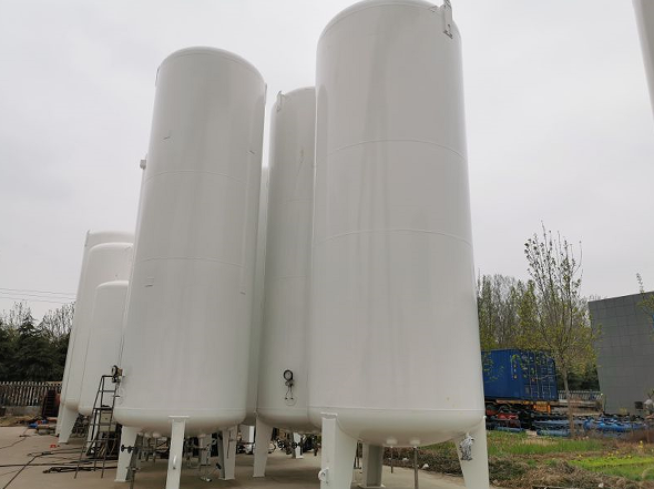 Regular measurement of acetylene content in liquid oxygen storage tanks