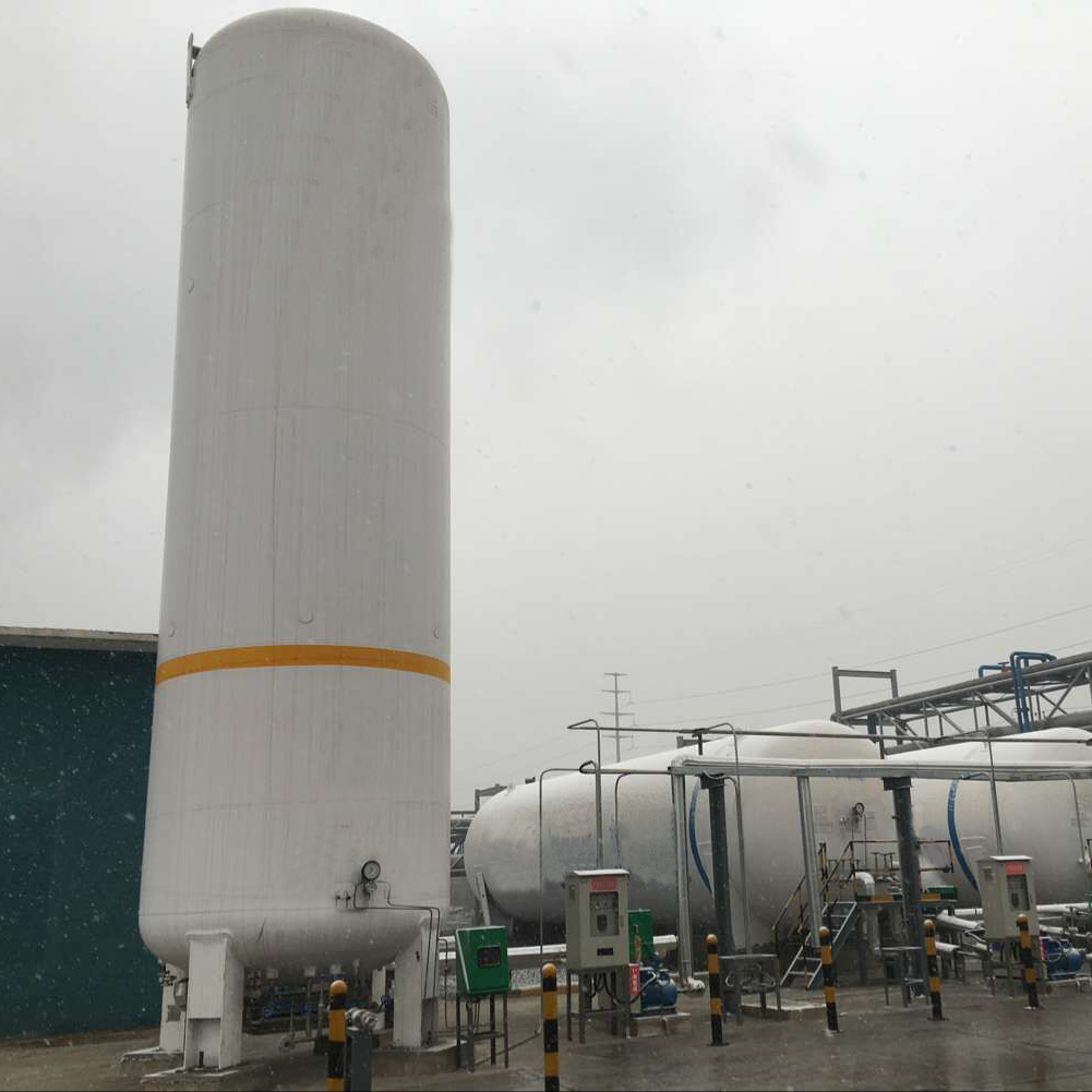 Gasification station air temperature vaporizer