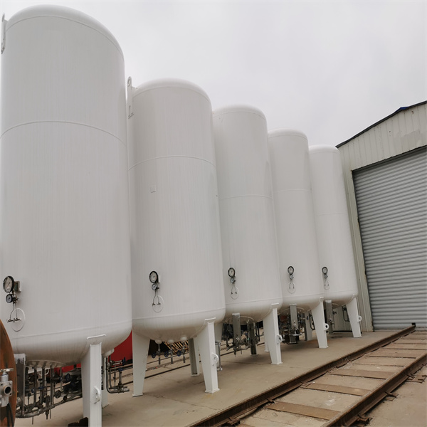Regular care and maintenance of lng storage tanks