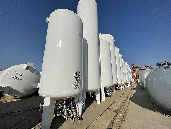 Life span of cryogenic storage tanks and appearance quality of equipment