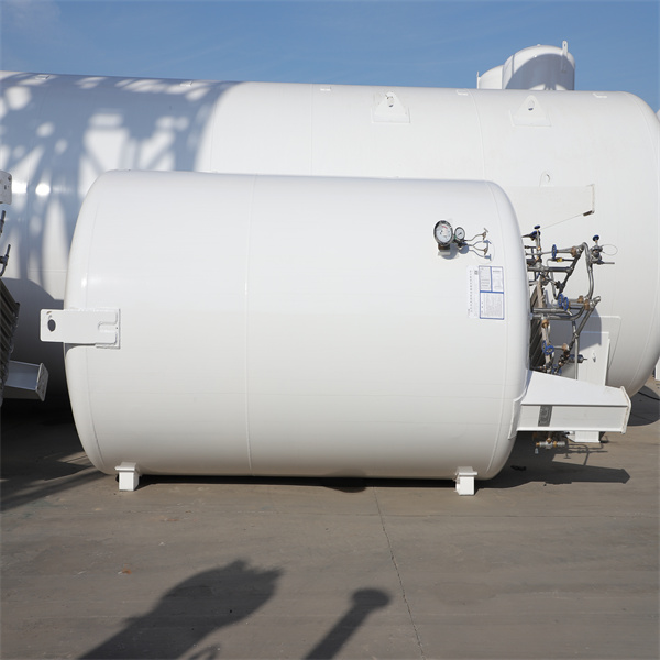 Performance of cryogenic storage tanks