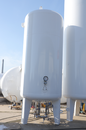 The LNG storage tank adopts a double-layer cylindrical vacuum powder insulation structure