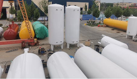 The outer surface of the cryogenic storage tank uses GR heat insulation reflective coating