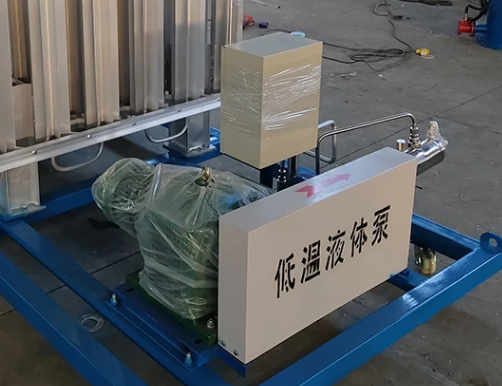 Cryogenic pump for filling system